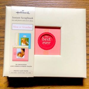 Hallmark Mom or Grandma Instant Scrapbook ... NEW!